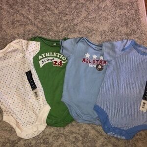 Onesies size 6-9 months